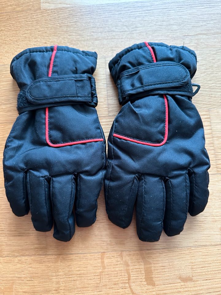 Handschuhe, Skihandschuhe, Winterhandschuhe Größe 4,5 in Regensburg