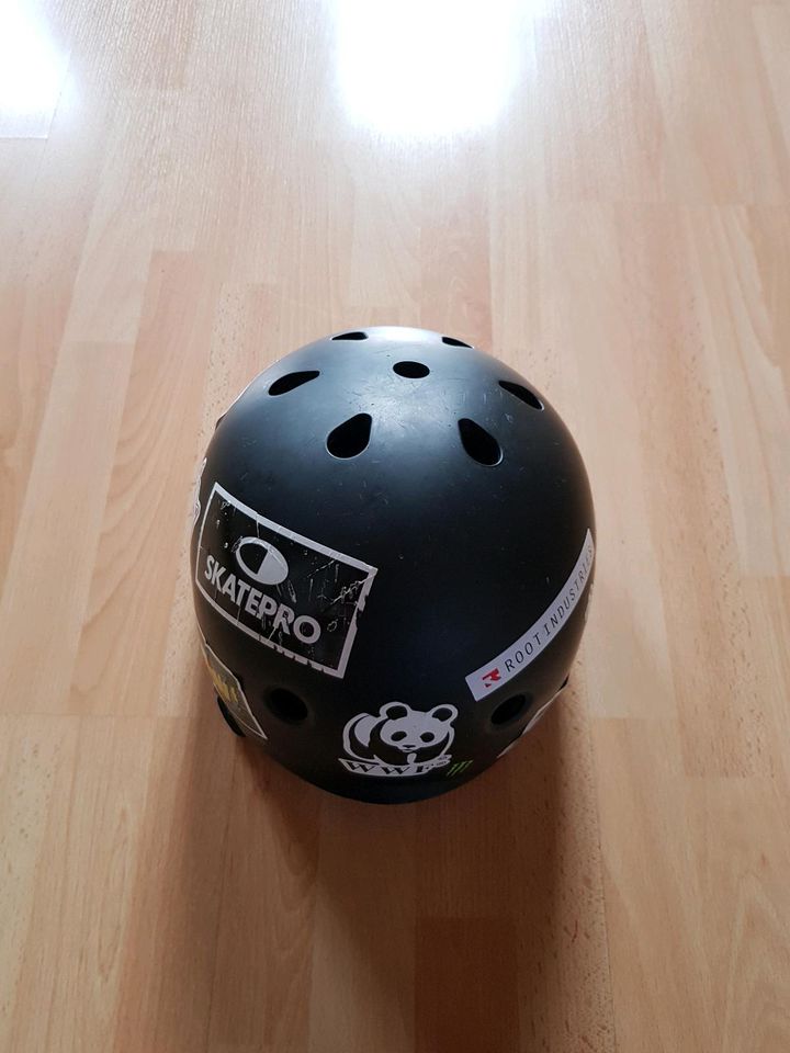 K2 VARSITY ,Inliner Skater Skateboard Helm in Schneverdingen