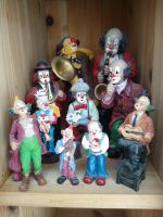 Clown Sammlung mit 10 Figuren und kleiner Metallbank Hessen - Ginsheim-Gustavsburg Vorschau