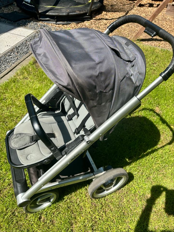 Mutsy Kinderwagen iGo mit viel Zubehör in Köln