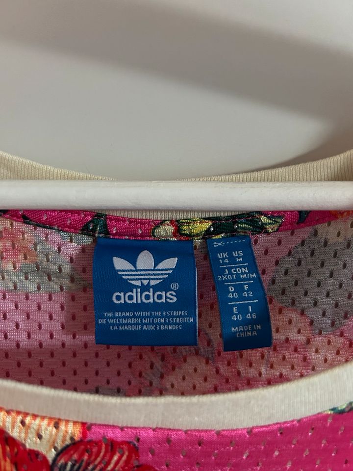 Adidas Top limitiert in Breuberg