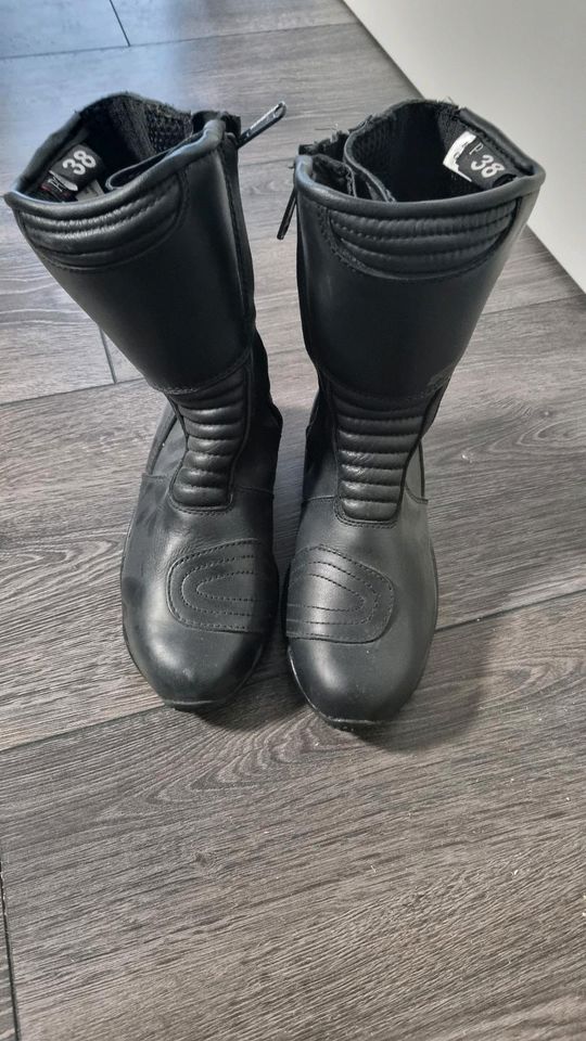 Neue Motorradstiefel in Kaarst