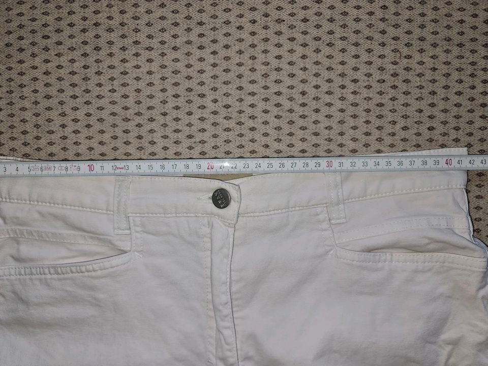 6 x Damen Sommer Hosen beige weiß Jeans Gr 40 Brax Montana etc in Hamburg