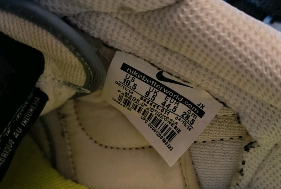 Nike Sneaker Gr. 44,5 Schwarz/Grau in Schelklingen