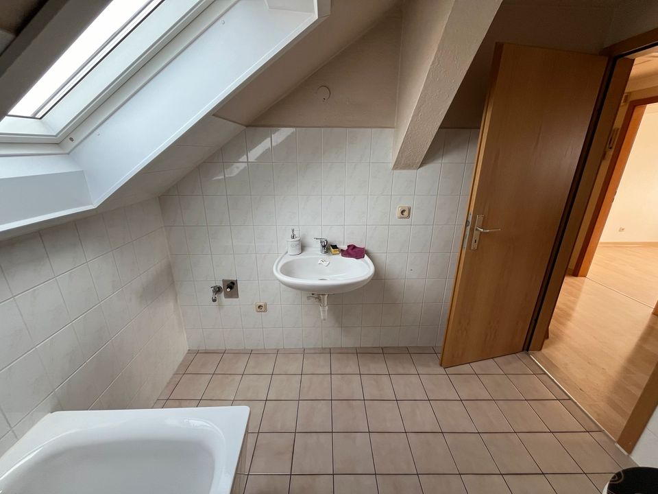 3 Zimmer Wohnung  Küche  Bad  65 qm in Mühlhausen