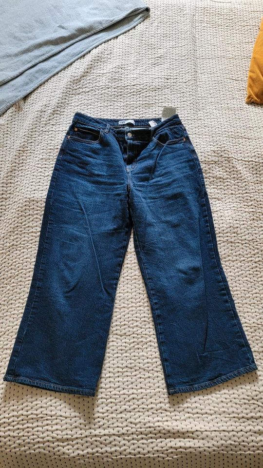 Zara Jeans Cropped wideleg Größe 42 neu in München