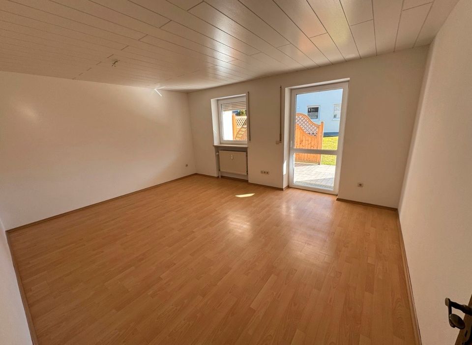 Frisch renovierte 3-Zimmer-EG-Whg. (89m²) Südlage+ Garten in Tann in Tann (Niederbay)
