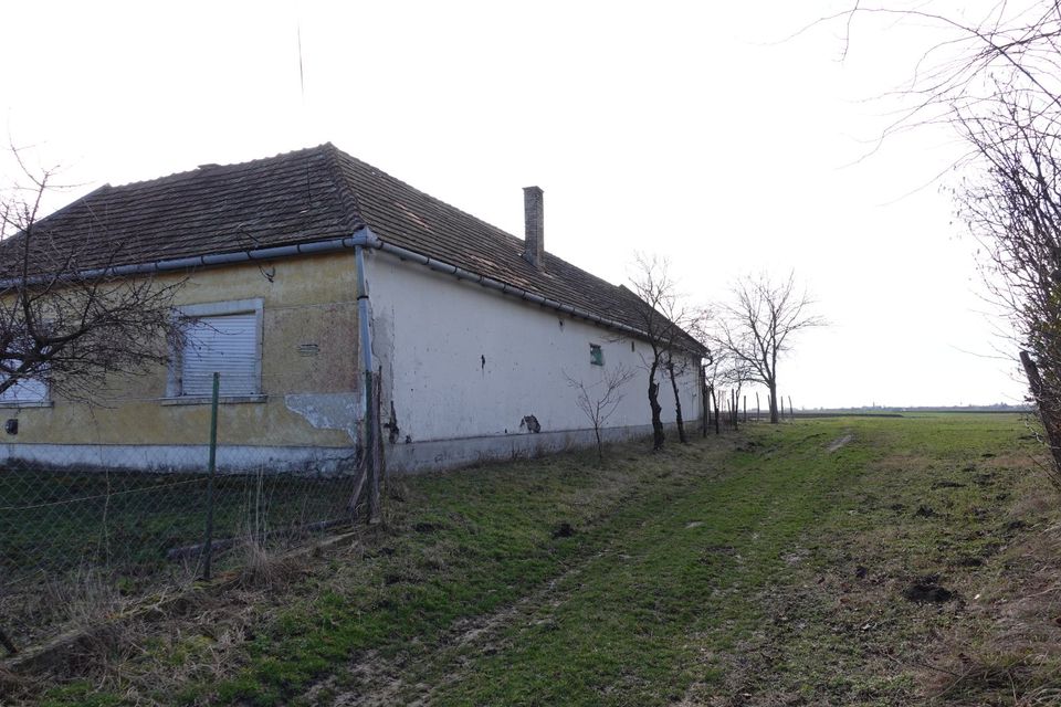 Haus in Ungarn mit großem Grundstück zu verkaufen in Sinzig