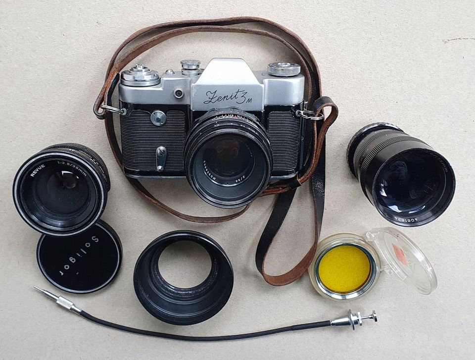 ZENIT 3M Spiegelreflex-Kamera,Gewinde M39  Analog-Objektiv Helios in München