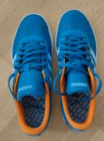 Neue adidas-Sneaker mit Namensaufdruck  blau, Gr. 42 Leipzig - Gohlis-Mitte Vorschau