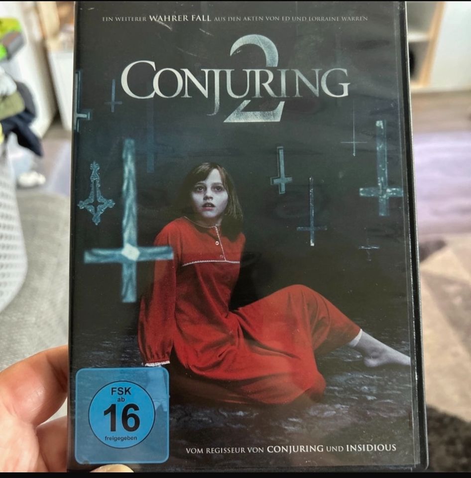 DVDs Conjuring 2, The Grey, Dodge Ball in Hollfeld