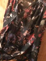 Langarm Bluse Schwarz mit Blumen, transparent, Gr.44 Frankfurt am Main - Sachsenhausen Vorschau