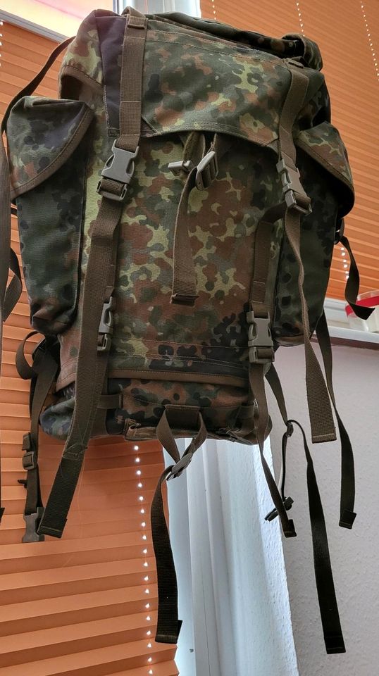 Original Bundeswehr Kampfrucksack flecktarn in Königs Wusterhausen