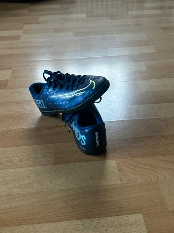 Nike Fußball Schuhe in Detmold