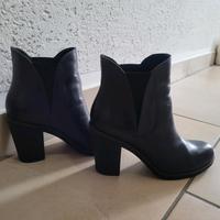 Esprit Boots / Stiefeletten blau Gr. 38->37 Nordrhein-Westfalen - Barntrup Vorschau