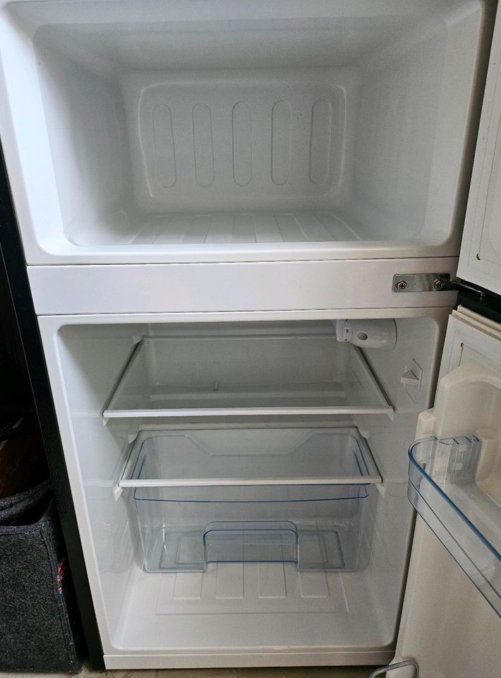 Kühlschrank mit Gefrierfach in schwarz in Hartenfels