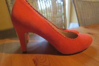 MINT & BERRY Pumps / High Heels Leder Gr. 39 orange Thüringen - Nobitz Vorschau