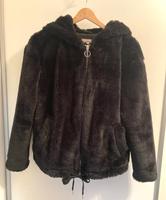 Schwarze Teddyjacke / Pull & Bear Bayern - Würzburg Vorschau