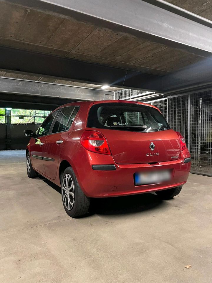 Renault Clio 1,2 L / Service Neu! in Leipzig