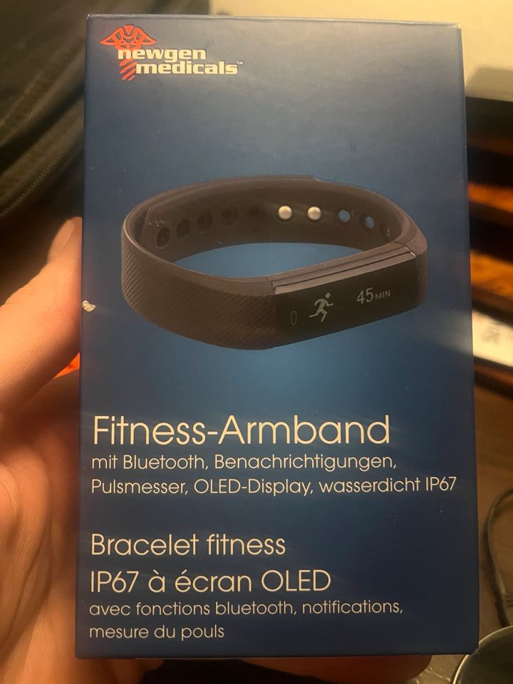 Fitness Armband mit Appfunktion in Berlin