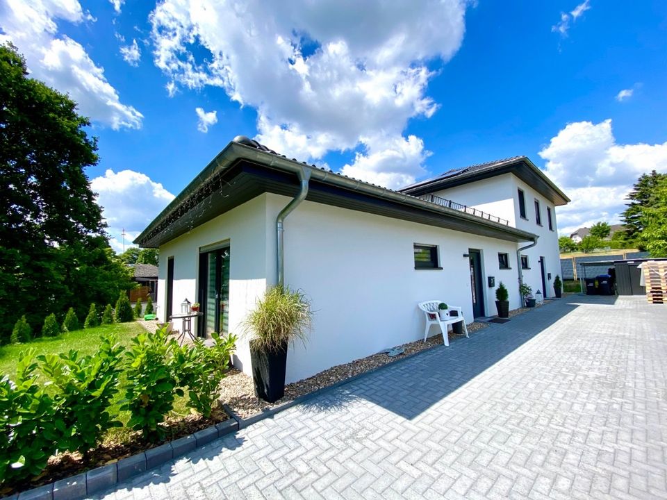 Manderscheid | Stadtvilla + Bungalow |  Baujahr 2020 | freistehend | Wärmepumpe | Photovoltaik in Manderscheid (Bernkastel-Wittlich)