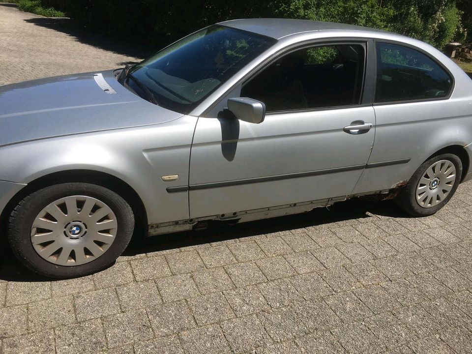 Bmw e46 316i Compact Baujahr 2002 zum herrichten in Feldafing