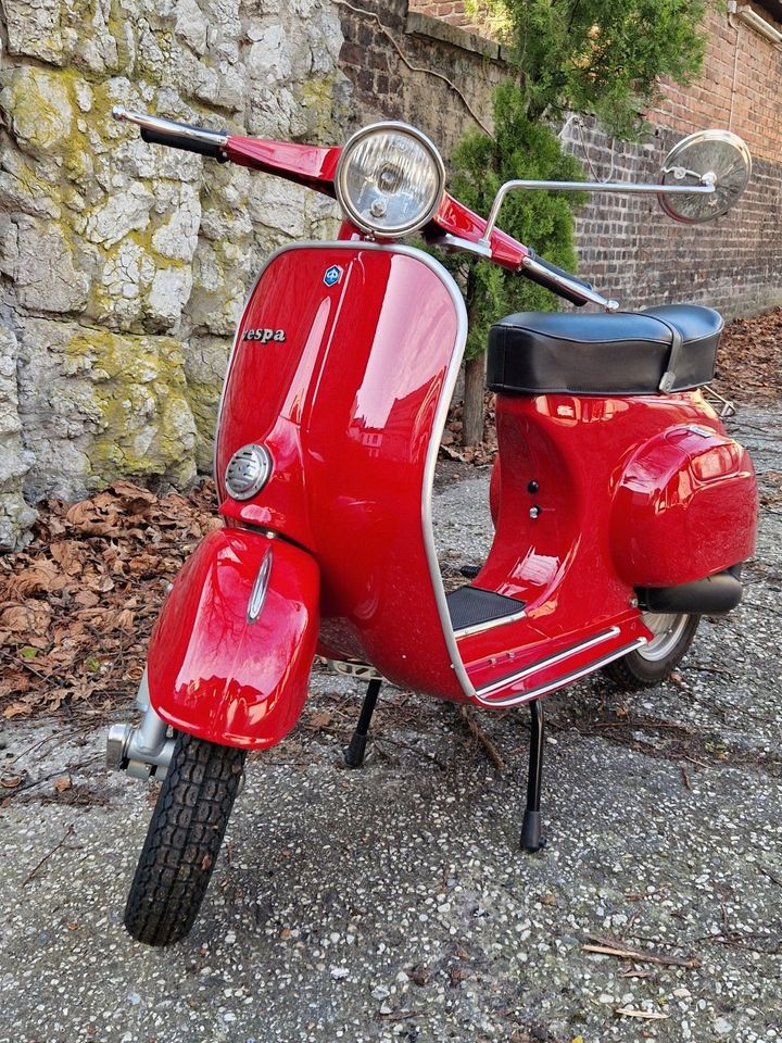 VESPA V50 Rundlenker in Aachen