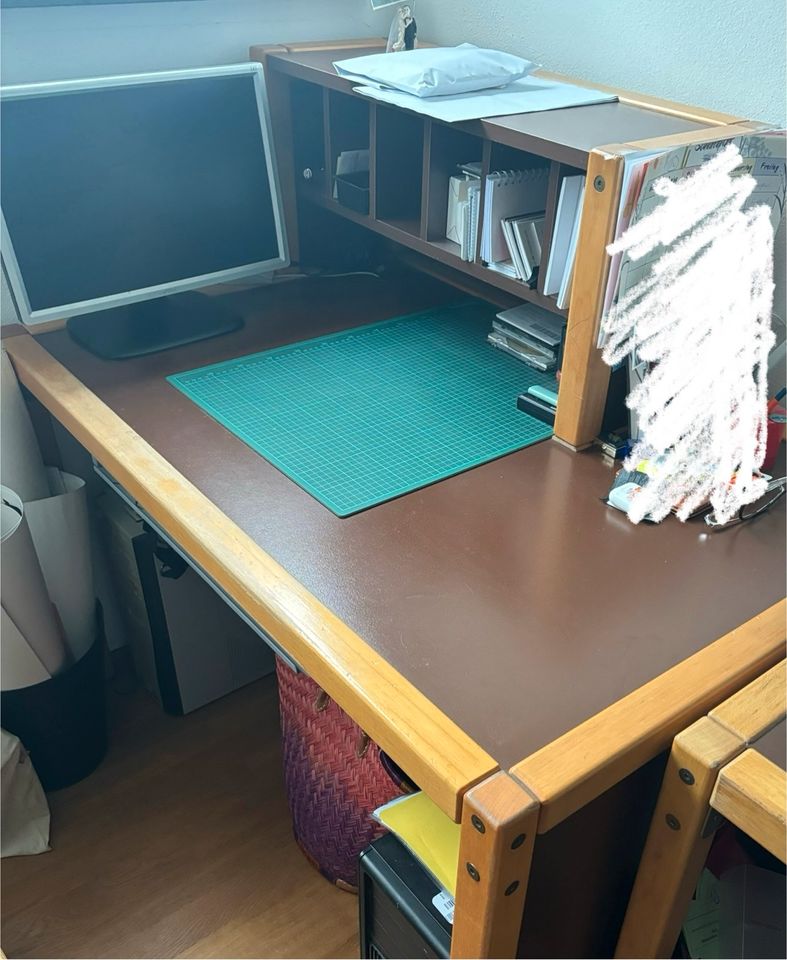 Flötotto Schreibtisch Braun mit Aufsatz in Riegelsberg