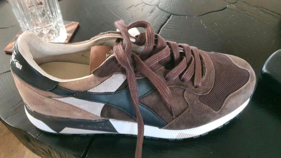 Diadora Héritage N 9000,gr 44,neu in Albstadt