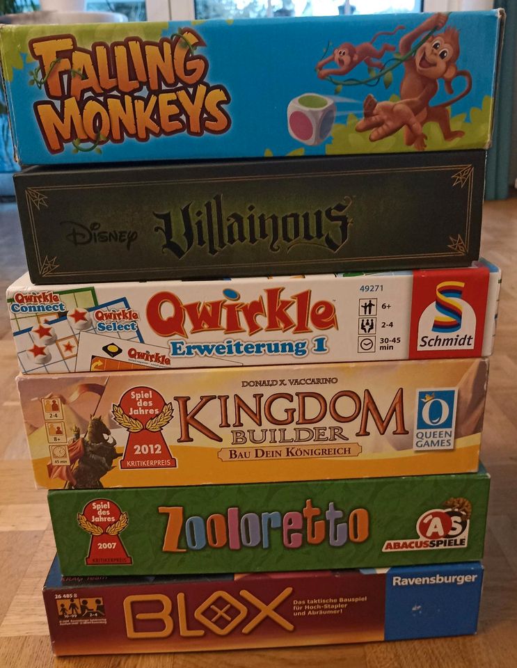 Gesellschaftsspiele: Qwirkle, Villainous, Superhelden, Wizard ... in Neuenhagen