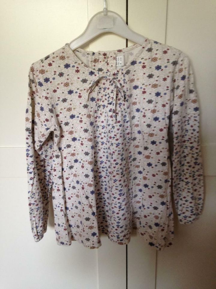 Shirt  Bluse 116 / 122 cremeweiß mit Blümchen in Fürth