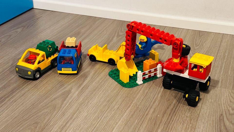 LEGO DUPLO Baustelle LKW Fahrzeuge Schaufel Bagger 30 Teile in Köln