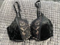 Hunkemöller neuwertigen und ungetragenen BH schwarz Samt 75 D Nordrhein-Westfalen - Düren Vorschau