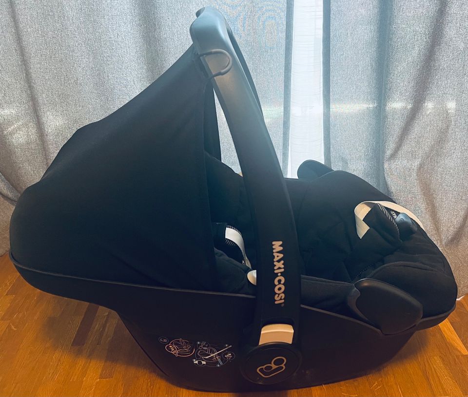 Maxi-Cosi Babyschale  ab Geburt mit Isofix Station(0-4Y /0-18 kg) in Nürnberg (Mittelfr)