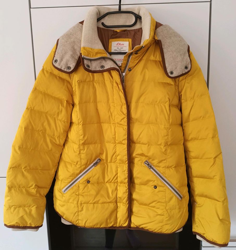 S.Oliver Winterjacke goldgelb 38 *neu* in Bahlingen