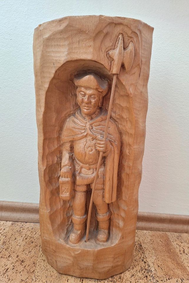 Holzfigur Nachtwächter geschnitzt in Oftersheim
