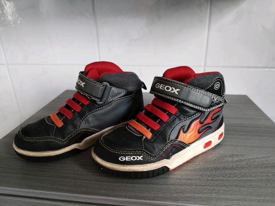 Geox Schuhe mit Licht Größe 30 High Sneaker in Dahlewitz
