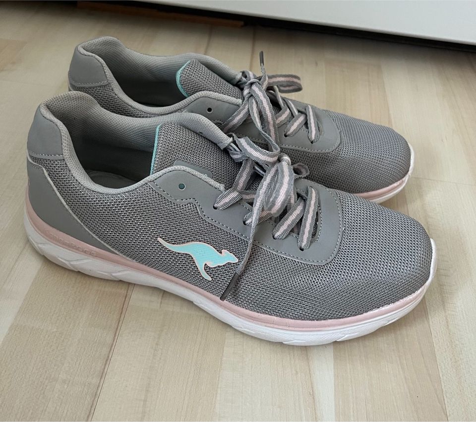 Kangaroos Damen Sneaker Schuhe Gr. 39 neuwertig in Gießen