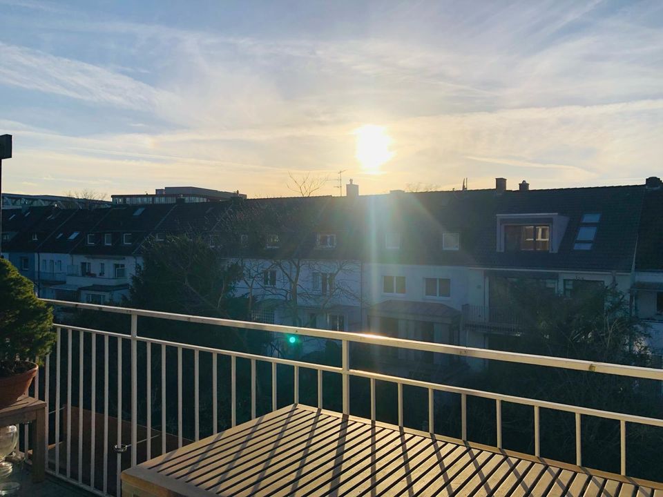 Sonnige und helle Wohnung mit Südwestbalkon in Derendorf! in Düsseldorf