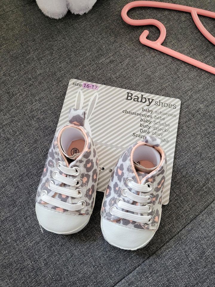 Baby Schuhe NEU Größe 16-17 in Herne