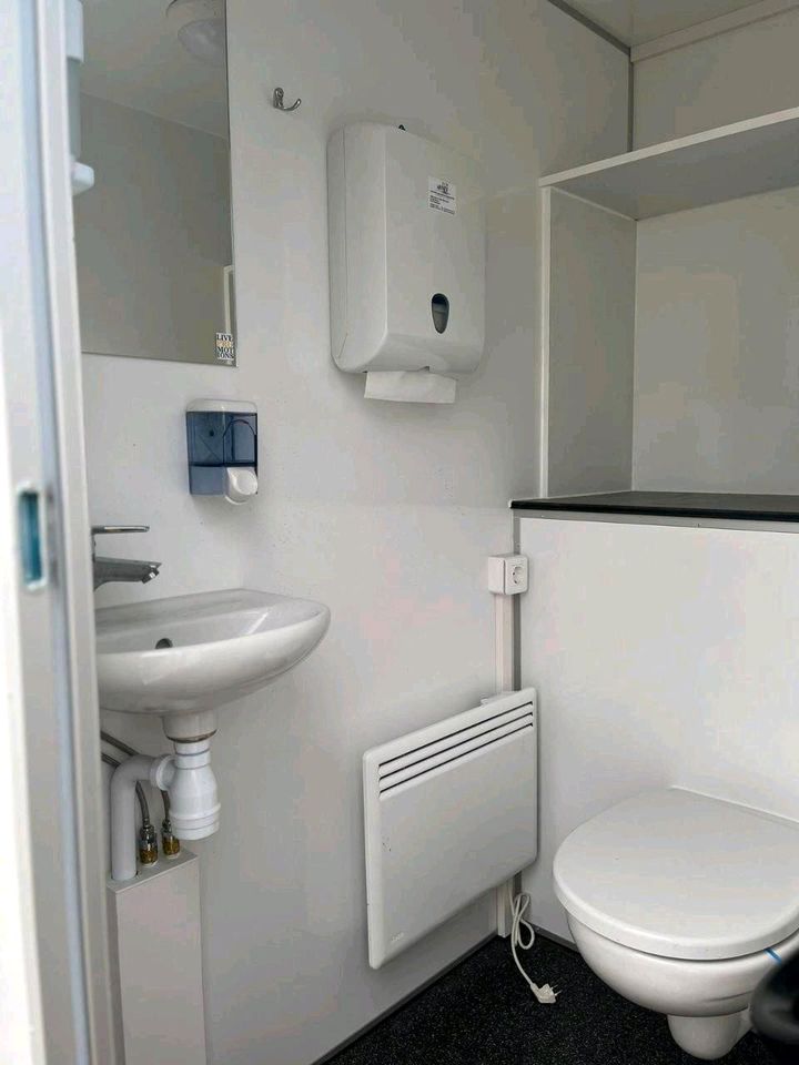 Toilettenwagen Toilettenanhänger WC wagen mieten Verleih in Rastede