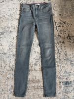 Jeans von Hilfiger Grösse W26 x L30 Nordrhein-Westfalen - Hürth Vorschau