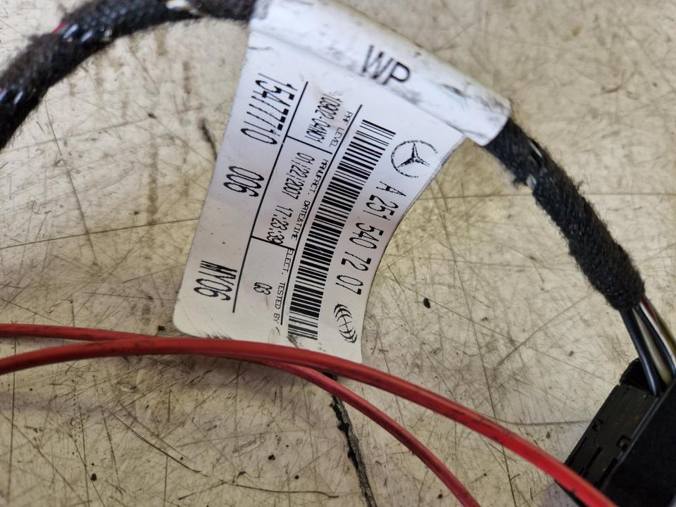 Mercedes W251 R-Klasse  Anhängerkupplung abnehmbar A2513100037 in Großenlüder