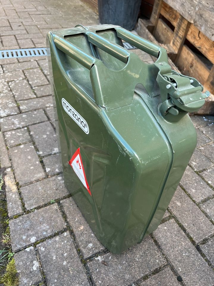 Kanister 20Liter in Obermichelbach