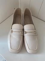 Tamaris Schuhe echtes leder neuwertig Creme gr.42 beige Bayern - Lindau Vorschau