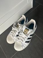 Adidas Superstars Größe 40,5 Baden-Württemberg - Überlingen Vorschau
