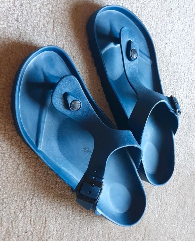 Orginal Birkenstock Gizeh 42 EVA in Blau normale Weite in Bad Oldesloe