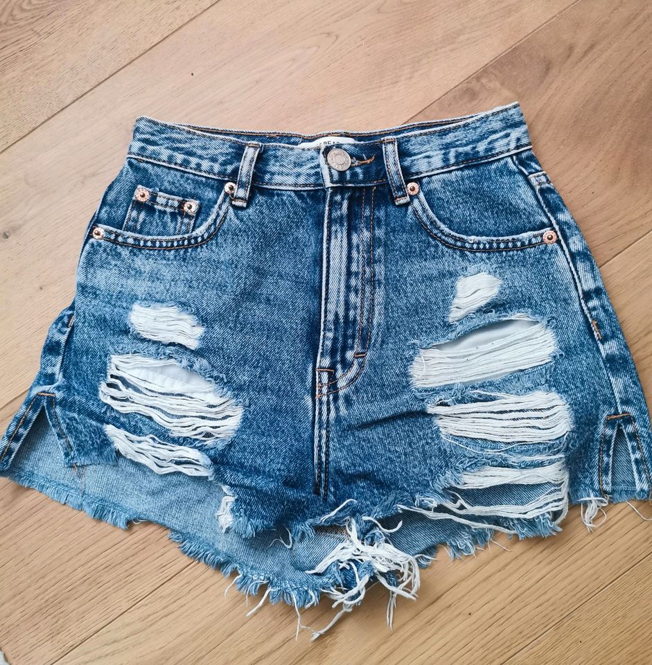 Coole Jeansshorts Gr 32 in Glashütten