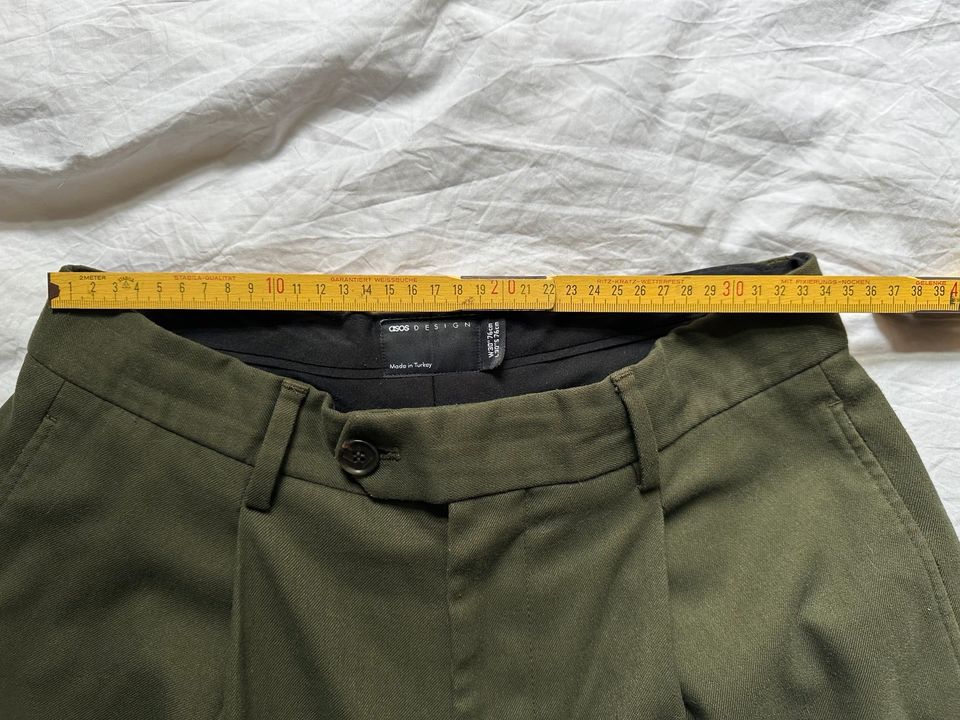 ASOS Grün Hose Khaki Green Trousers Chino Pants W30 High Waist in Berlin