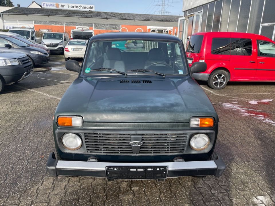 Lada Taiga Basis 4x4 in Herten